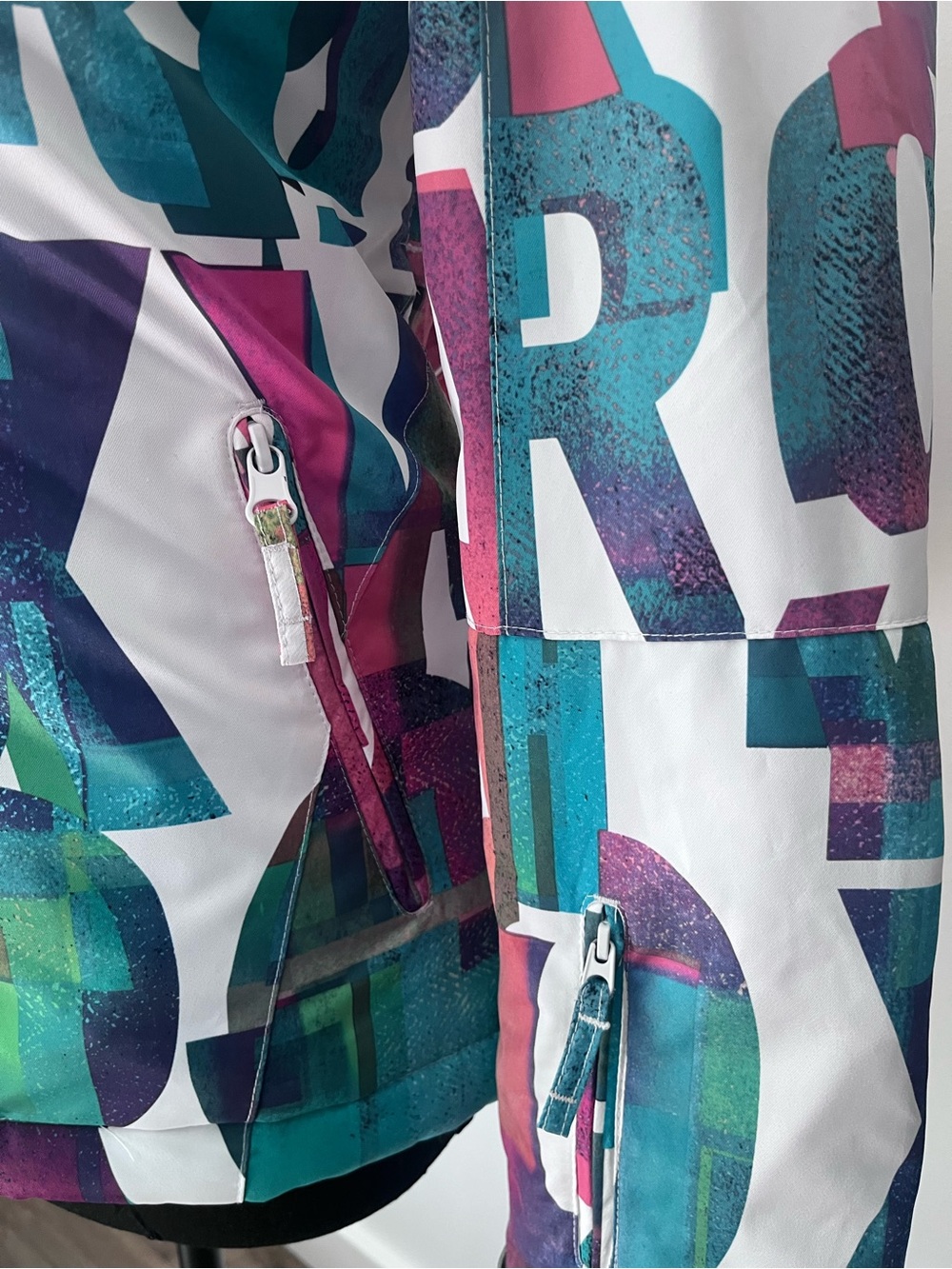 Girl’s Roxy Multicolor ski snowboarding jacket - Picture 2 of 7